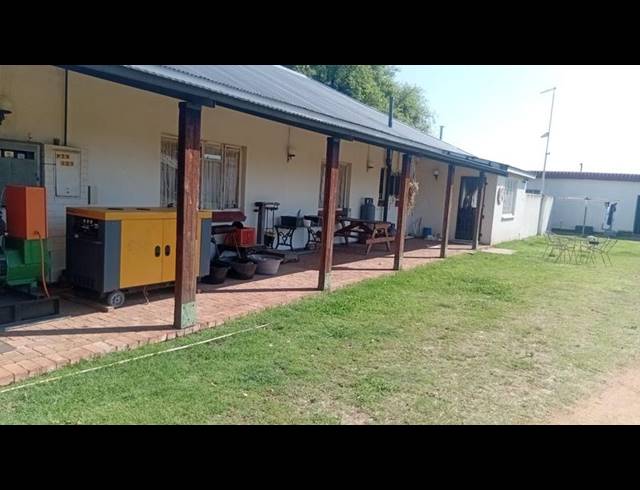 FARM FOR SALE IN PARYS RURAL